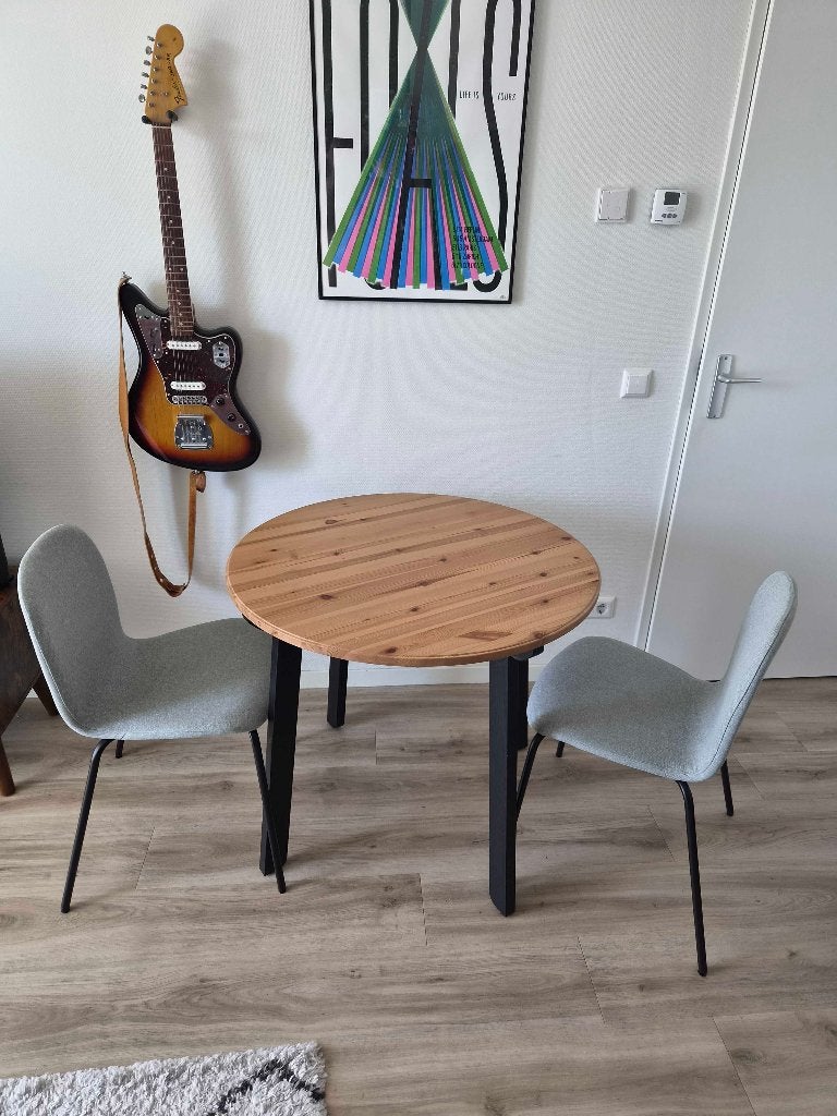 Ikea small dinner table with 2 chairs, Ophalen, Gebruikt, Minder dan 4 stoelen