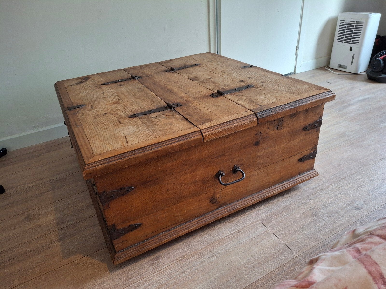 Antieke Houten Kist op Wieltjes - Made in Mexico, Ophalen