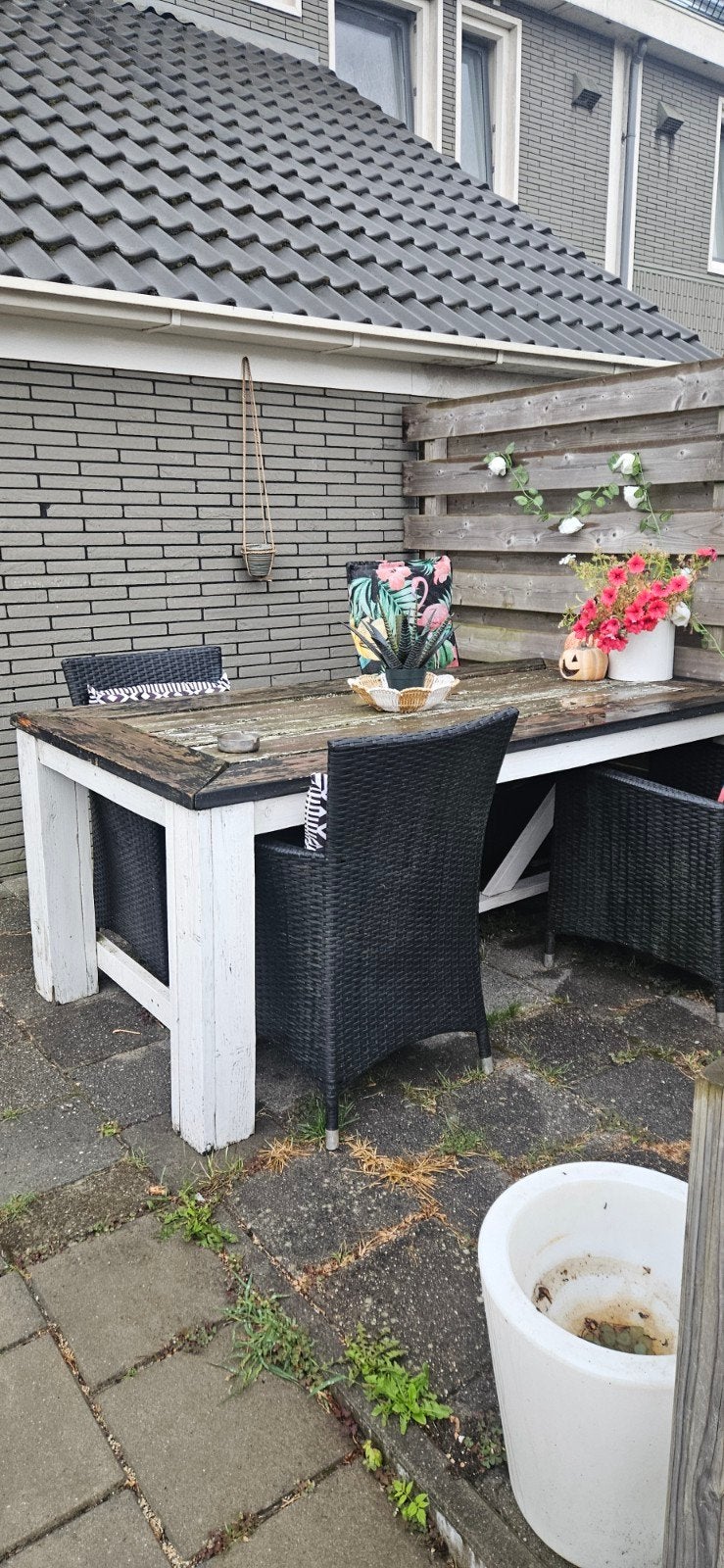 Robuuste houten tuintafel met 4 wicker stoelen, Ophalen of Verzenden, Gebruikt, Rechthoekig, Hout