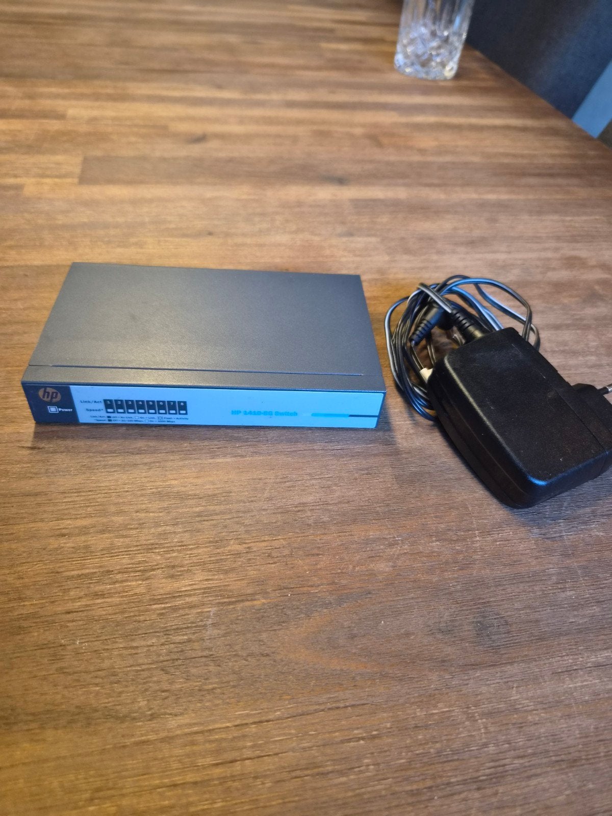 HP 1410-8G Switch - 8-poorts Gigabit Ethernet Switch, Computers en Software, Netwerk switches, Ophalen of Verzenden
