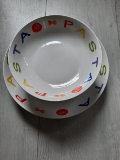 Splinternieuwe pastaset. 6 diepe borden en 1 schaal, Huis en Inrichting, Keuken | Servies, Ophalen, Nieuw, Bord(en), Overige stijlen