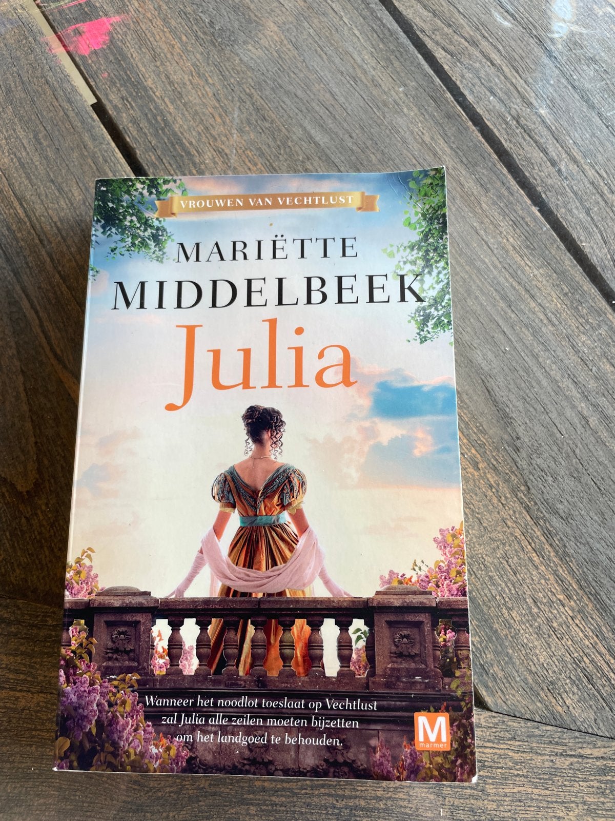 Julia - Mariëtte Middelbeek (Vrouwen van Vechtlust), Boeken, Ophalen of Verzenden, Zo goed als nieuw, Nederland