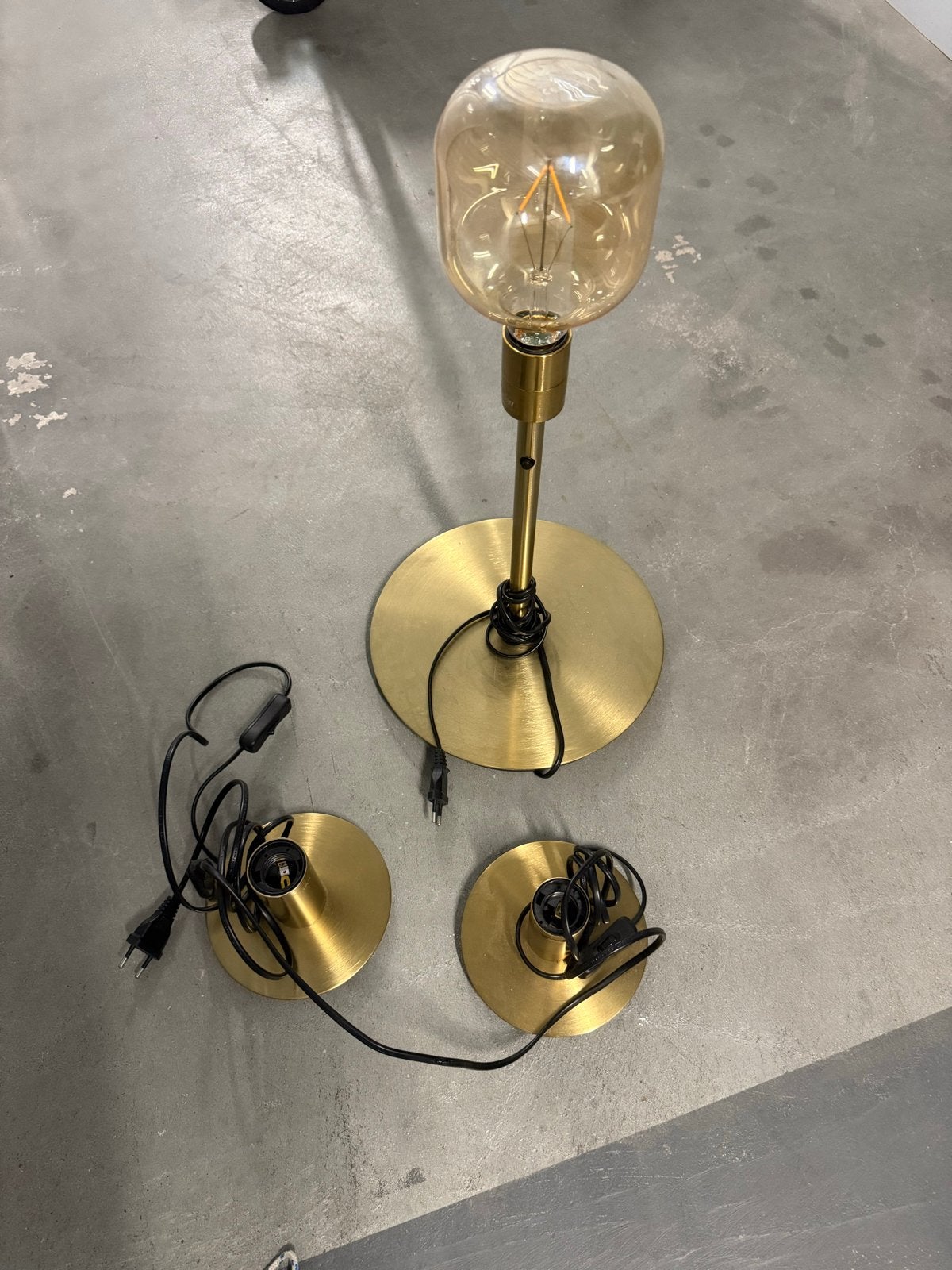 Set van 3 gouden IKEA skaftet tafellampjes, Gebruikt, Goud, Ophalen of Verzenden, Inclusief lichtbron