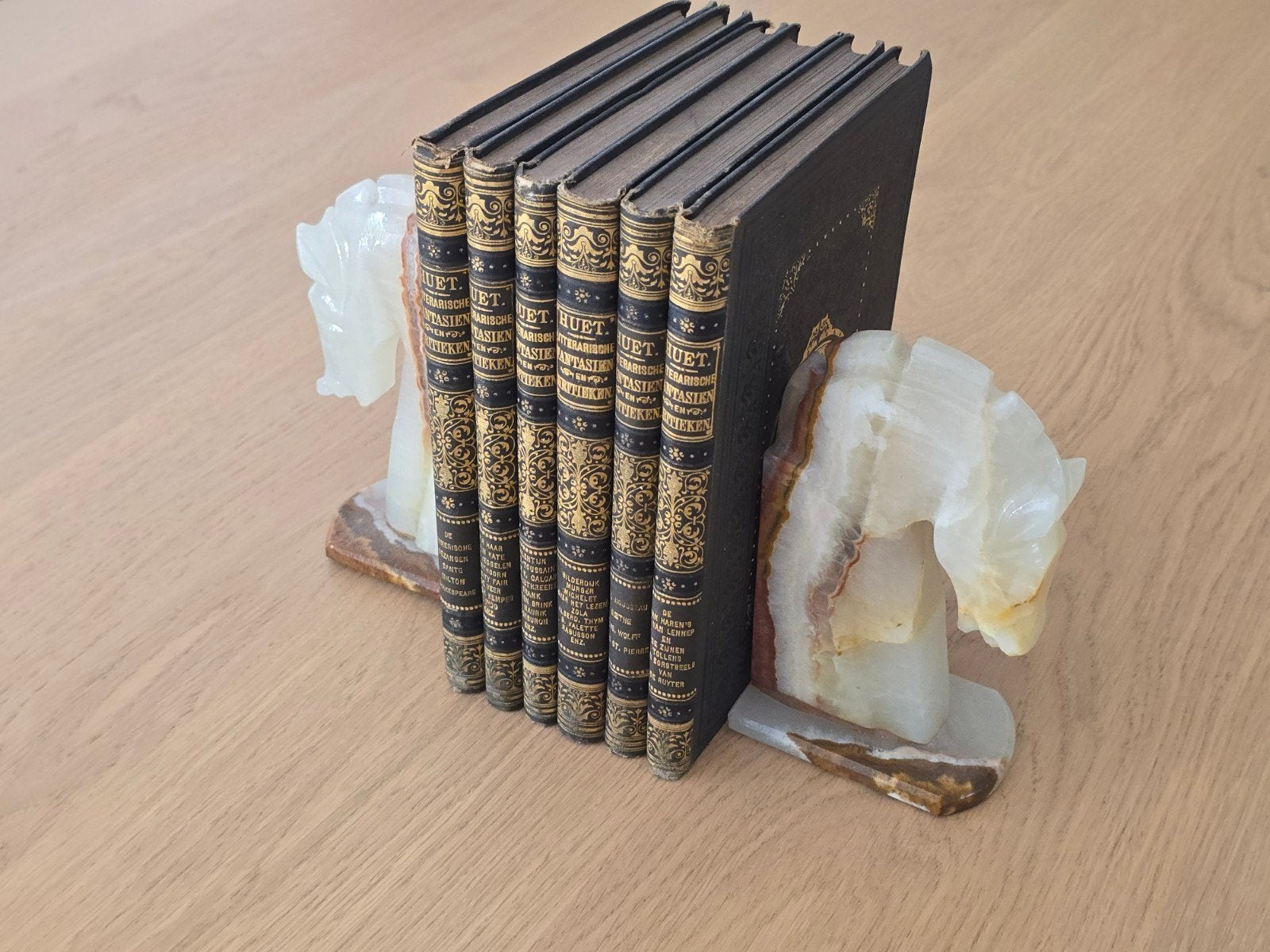 2 prachtige antieke marmeren paarden als boekensteunen €49, Ophalen of Verzenden