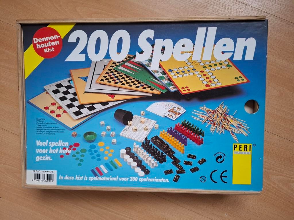 spellendoos in dennenhouten kist, Ophalen of Verzenden, Gebruikt