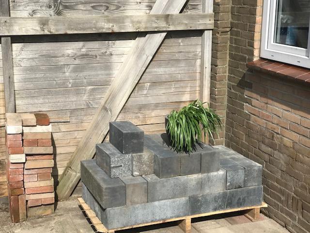 Betonbielzen Stapelblokken Bordenrand Opluitbanden, Tuin en Terras, Bielzen en Borders, Ophalen, Biels, Zo goed als nieuw, Minder dan 25 cm