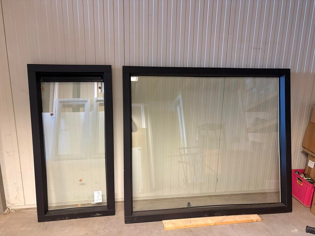 Nieuwe kunststof gevelramen met dubbelglas zwart, Ophalen, Gevelraam of Ruit, Nieuw, 160 cm of meer