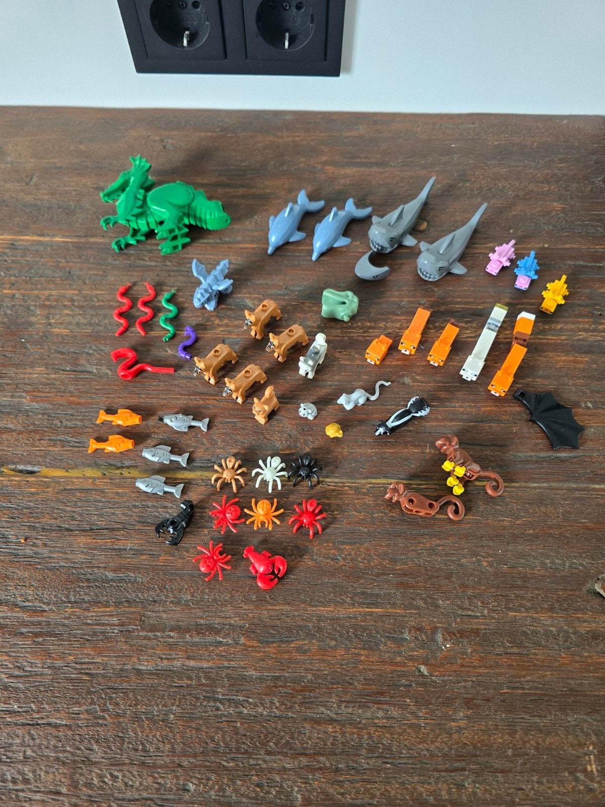 Partij lego dieren. draak, haaien, aap, slangen, honden, Ophalen of Verzenden, Zo goed als nieuw, Compleet, Lego