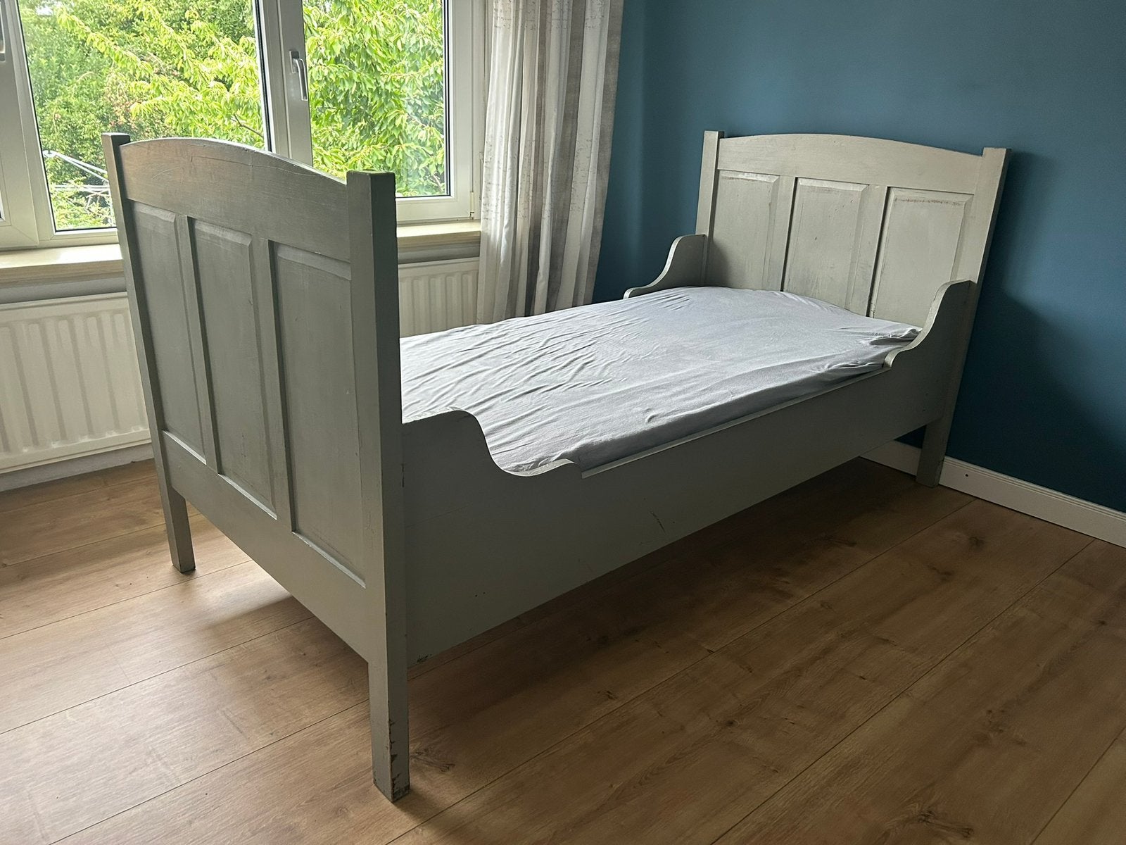 Mooi brocante bed, Ophalen, 90 cm, Eenpersoons, Zo goed als nieuw