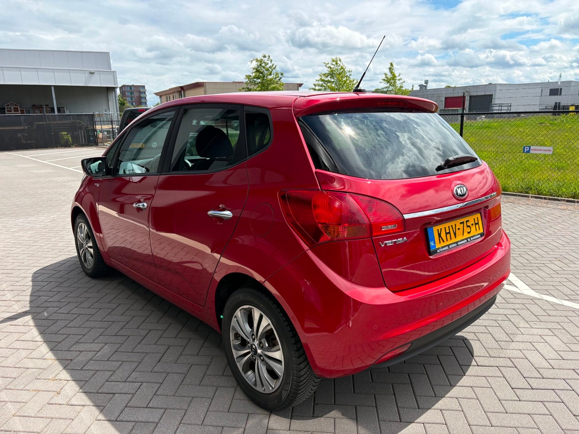 Kia VENGA 1.6 CVVT ExecutiveLine navi, camera, stoelverwarmi, Auto's, Stof, Gebruikt, 4 cilinders, 14 km/l