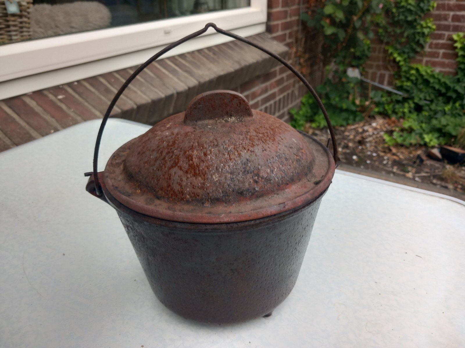 Antieke gietijzeren kookpot met deksel en hengsel, Ophalen of Verzenden