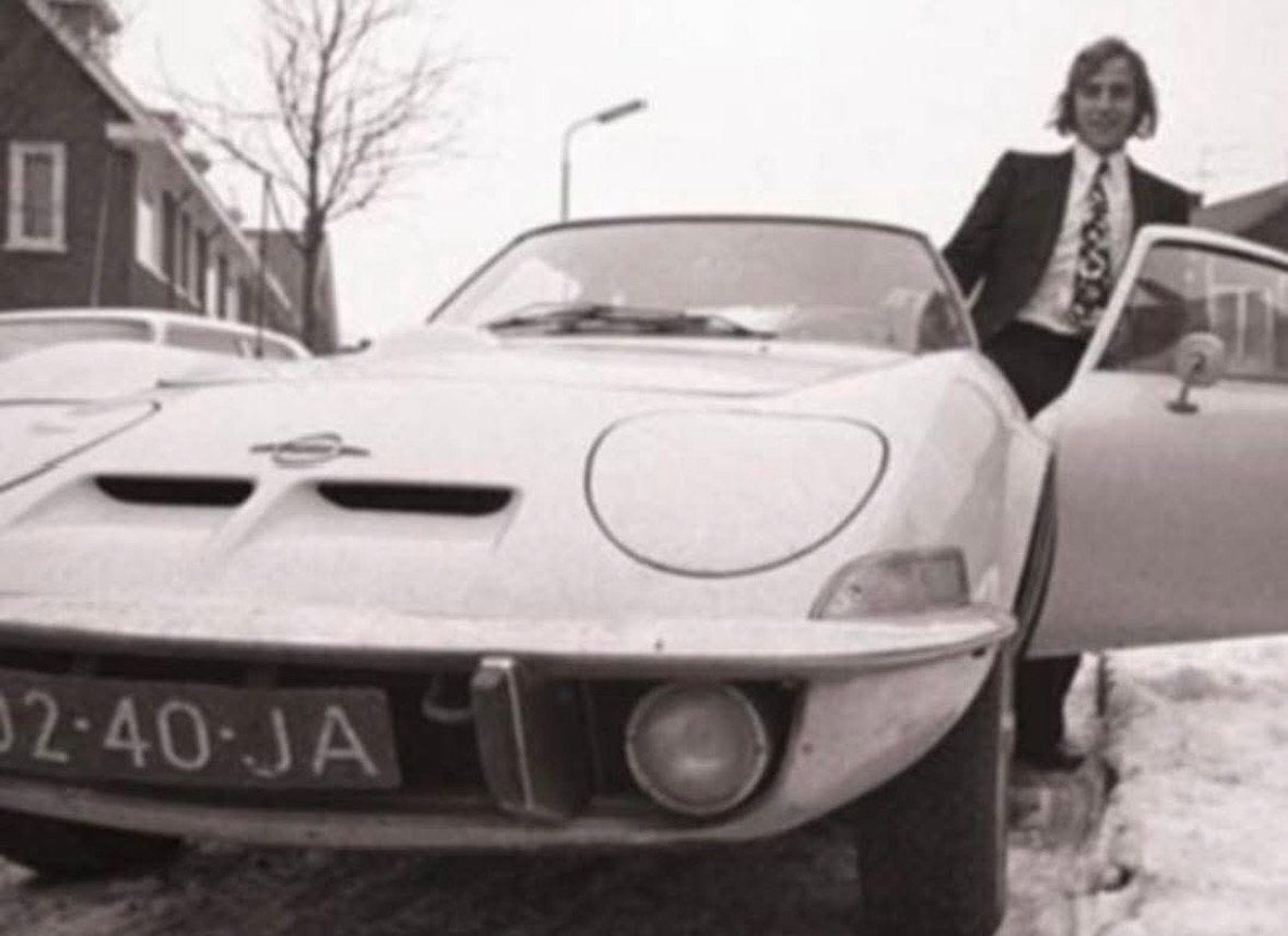 GEZOCHT: Opel GT 1.9 1969 kenteken 02-40-JA Neeskens, 4 cilinders, Blauw, 2000 cc, Coupé