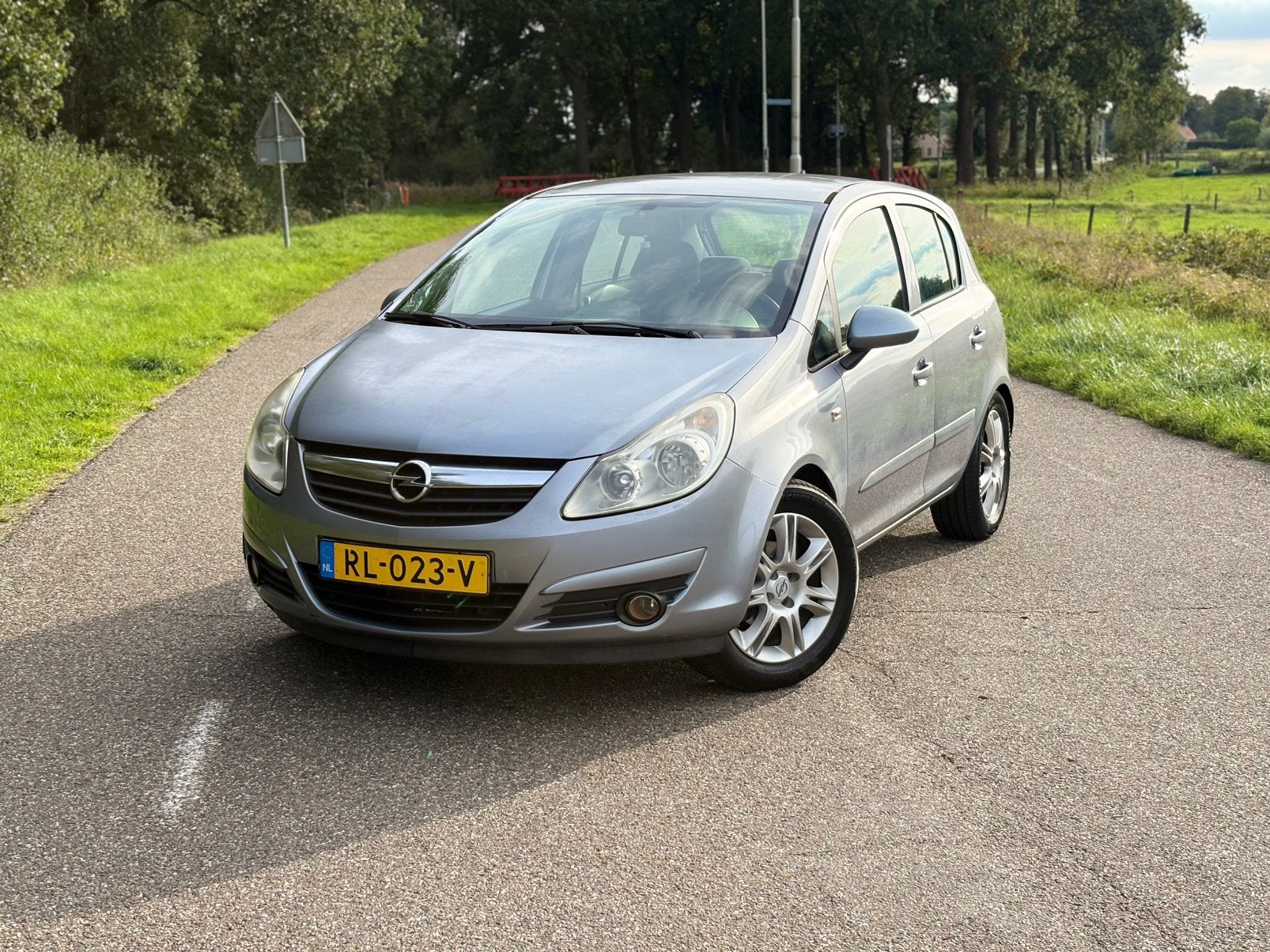 Opel Corsa 1.2 16V 5D, Voorwielaandrijving, 4 cilinders, 1229 cc, 49 €/maand