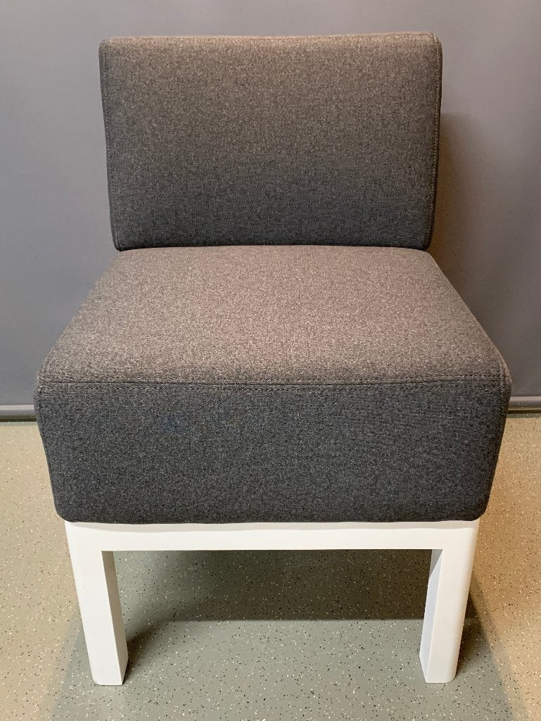 Nieuwstaat Piet Boon stoel fauteuil twv € 1110,00!, Overige kleuren, Piet Hein Eek Lensvelt, Ophalen of Verzenden, Zo goed als nieuw