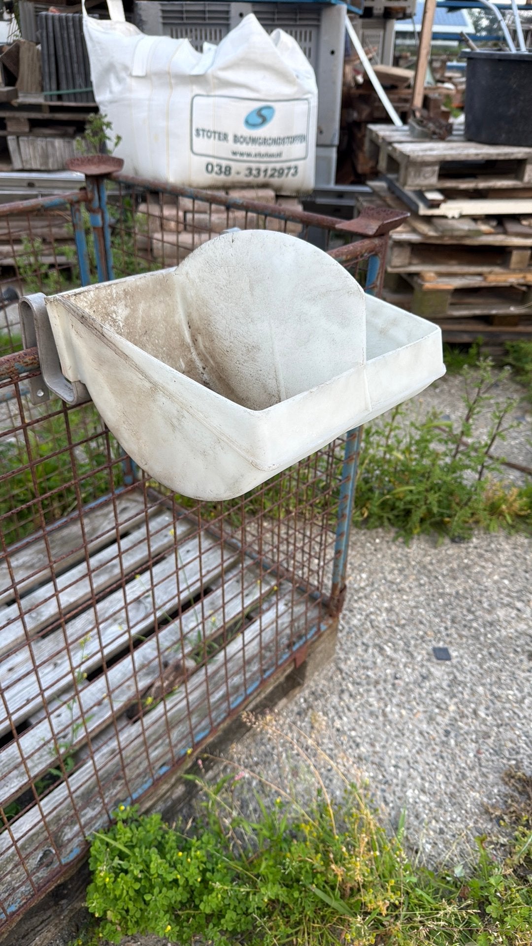 Voerbakjes kunstof, Dieren en Toebehoren, Schapen, Geiten en Varkens, Meerdere dieren, Varken