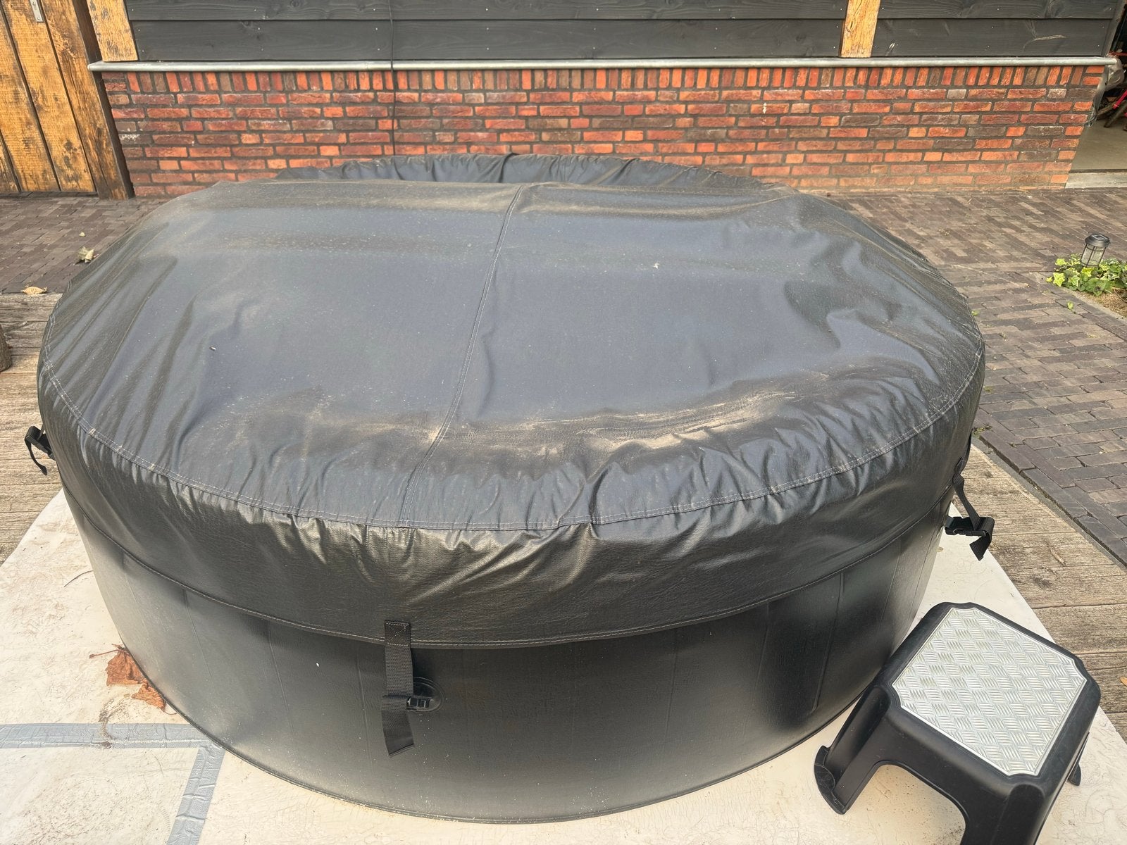 Avenli Spa Opblaasbare Jacuzzi - Rond - 204x70 cm, Ophalen, Gebruikt, Opblaaszwembad, Rond