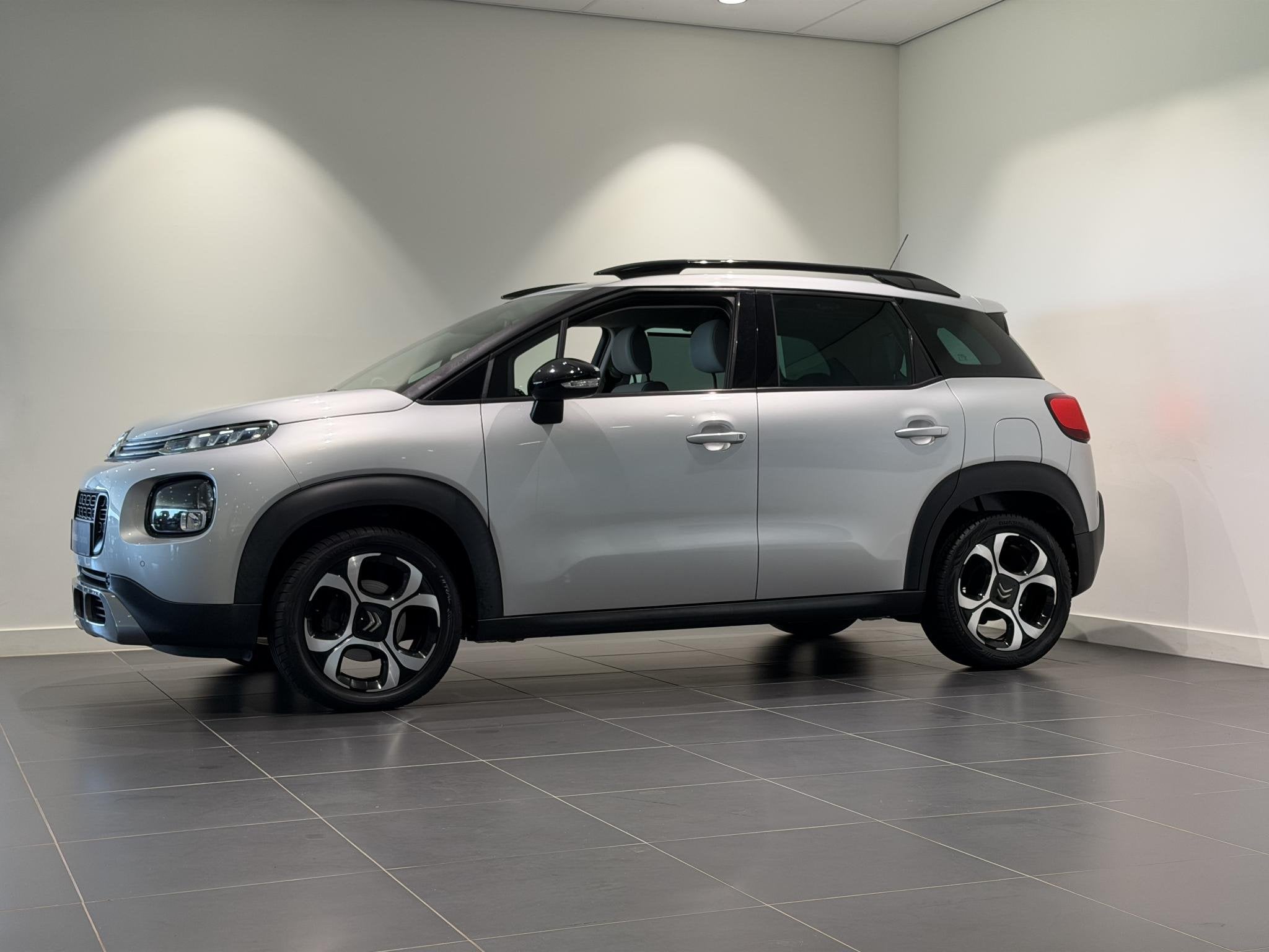 Citroen C3 Aircross S&S Shine - AUTOMAAT - HOGE INSTAP - NET, Auto's, Citroën, 12 maanden, Gebruikt, Euro 6, 49 €/maand