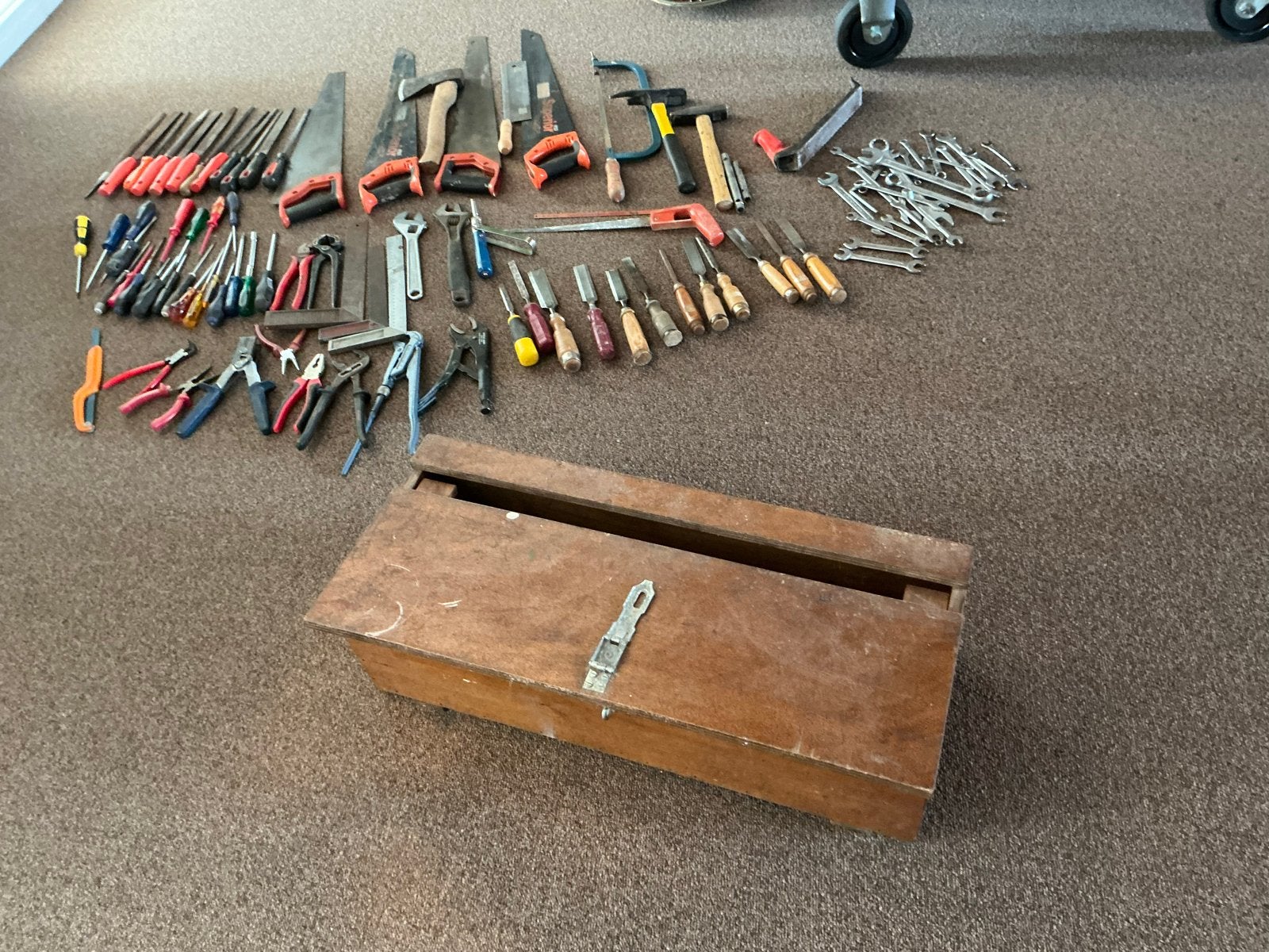 Grote set handgereedschap met houten gereedschapskist, Ophalen, Gebruikt, Gereedschapsset
