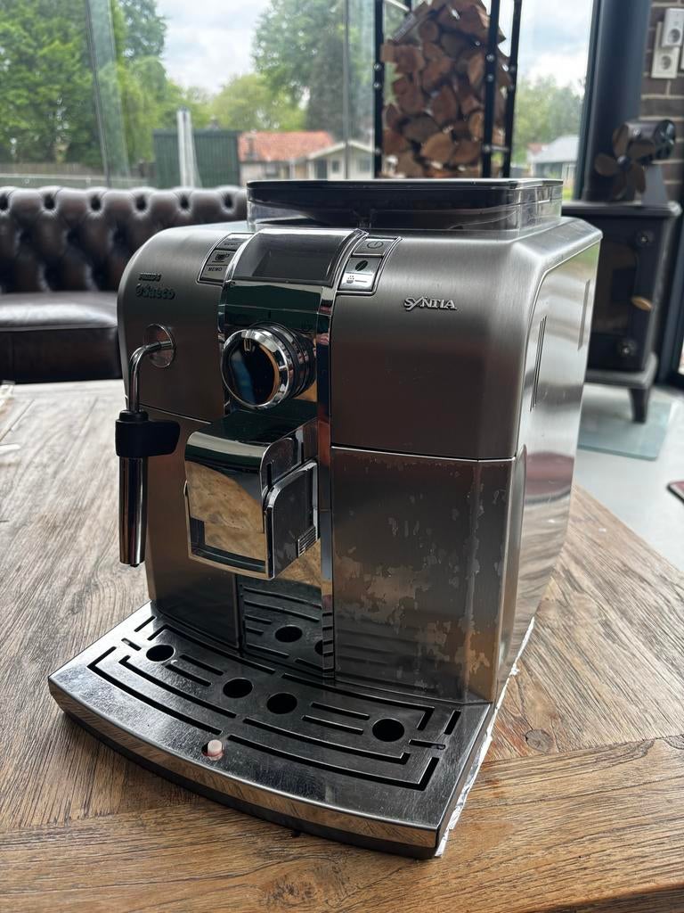 Saeco Syntia HD8837/01 volautomatische bonenmachine, Ophalen, Afneembaar waterreservoir, Gebruikt, Espresso apparaat