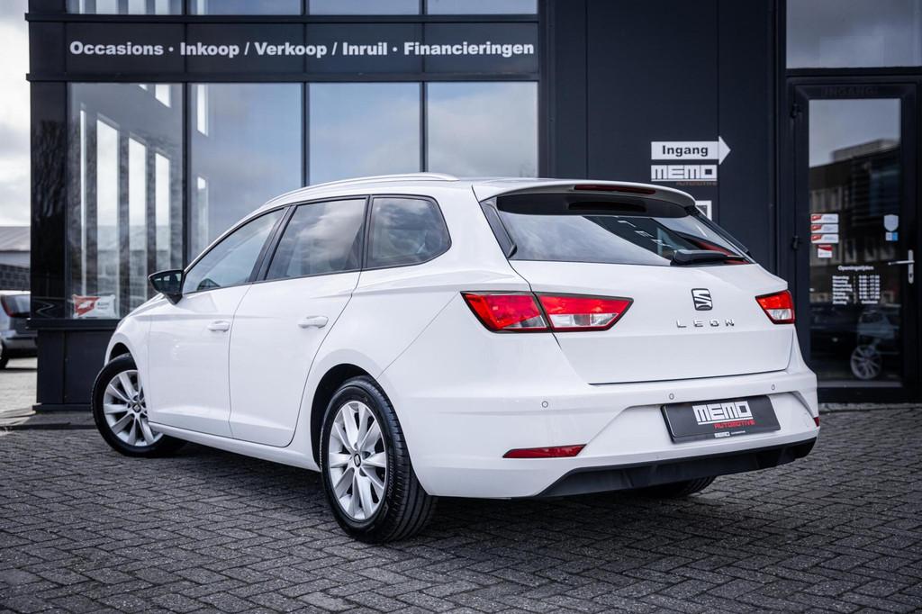 Seat Leon ST 1.0 EcoTSI Style Business*AUTOMAAT*CARPLAY*KEYL, Gebruikt, Euro 6, Parkeersensor, Leon