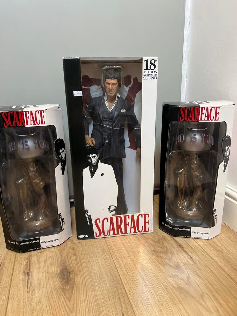Scarface Collectie: Neca Tony Montana 18" & Mezco 'World is, Ophalen of Verzenden, Zo goed als nieuw