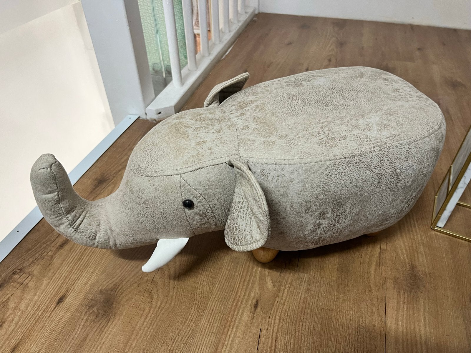 Leuke olifant poef/voetenbankje voor kinderkamer, Ophalen of Verzenden, Zo goed als nieuw, Overige typen