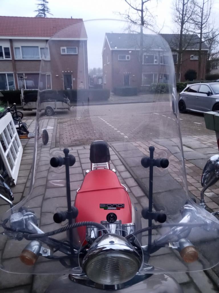 Hoog windscherm compleet voor retro scooter - Z.g.a.n., Fietsen en Brommers, Brommeronderdelen | Scooters, Ophalen of Verzenden