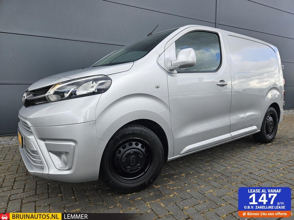 Toyota ProAce 1.6 D-4D Airco Cruise 3-zits Navi Trekhaak NAP, Auto's, Bestelauto's, Bedrijf, Te koop, ABS, Airbags, Airconditioning