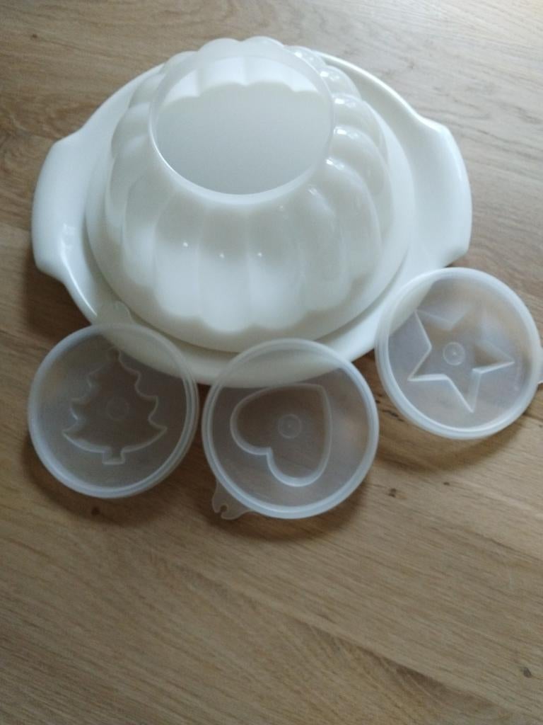 Witte puddingvorm met 3 kleine vormpjes, Ophalen of Verzenden