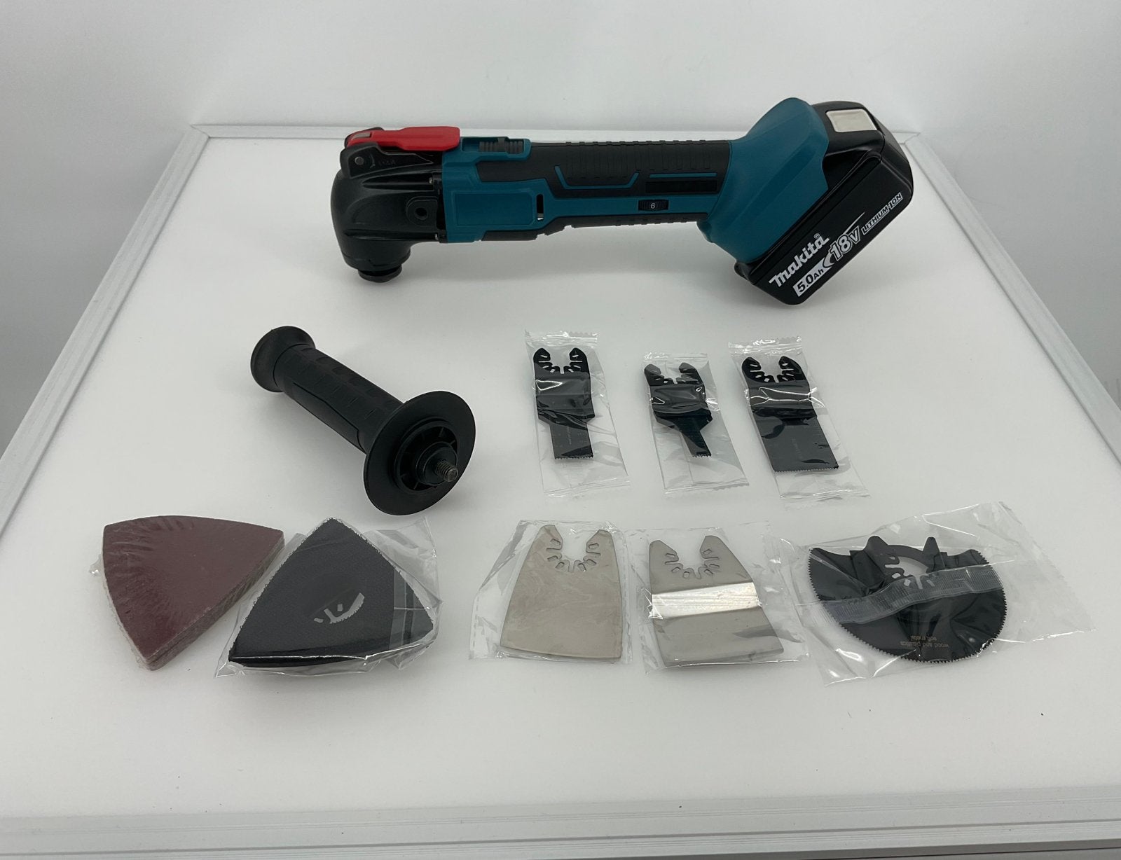 Nieuwe multitool werkend op Makita 18V LXT accu’s, Ophalen of Verzenden, Zo goed als nieuw
