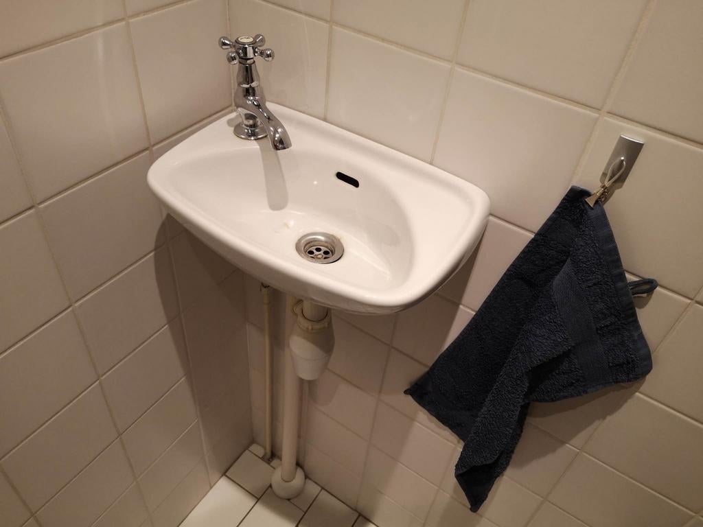 Wit wasbakje met afvoer, compleet en in goede staat, Doe-het-zelf en Verbouw, Sanitair, Ophalen
