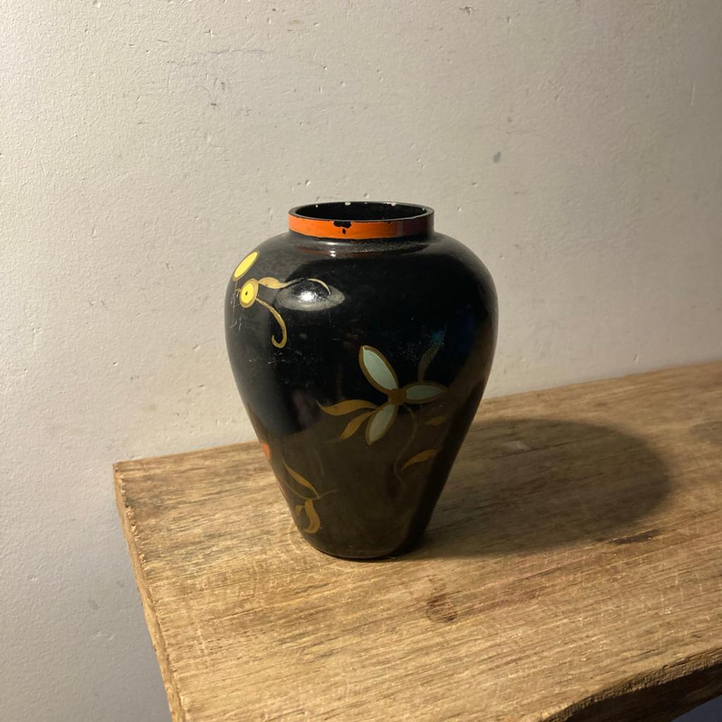 Antieke Zwarte Glazen Vaas met Bloemen, Antiek en Kunst, Ophalen of Verzenden