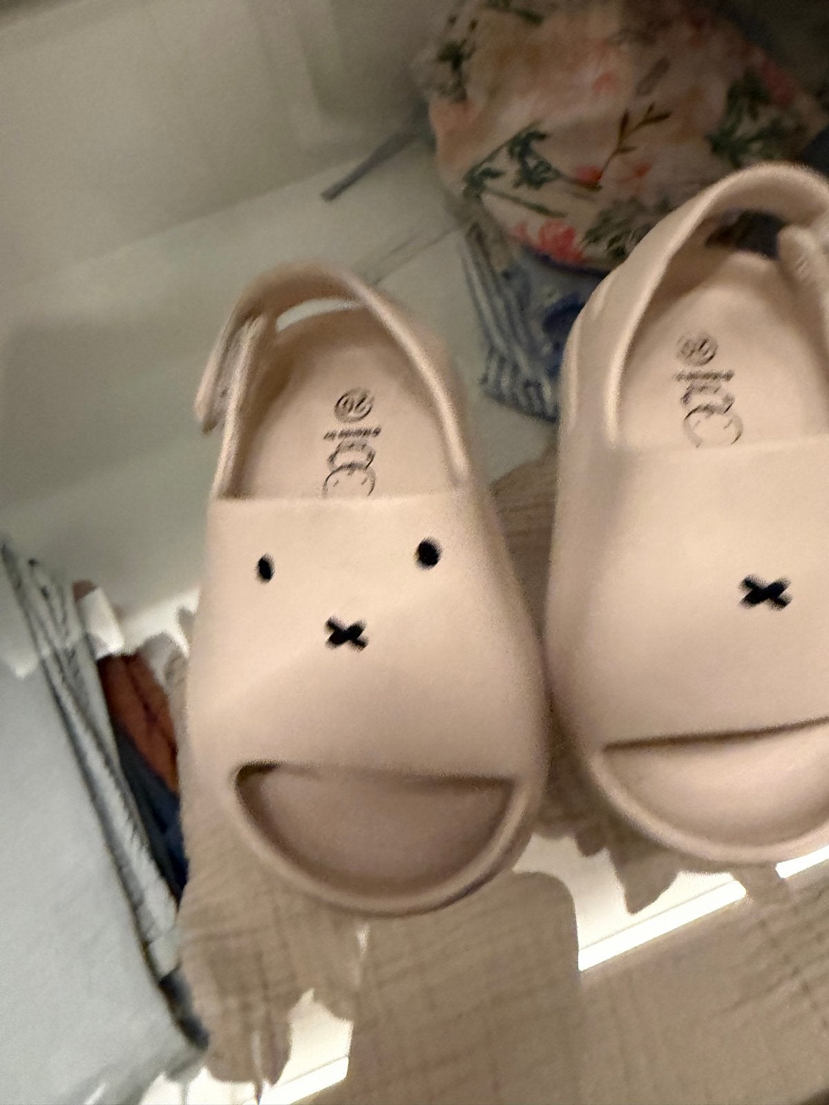 Nijntje badslippers maat 20, Ophalen, Zo goed als nieuw, Jongen of Meisje, Schoenen