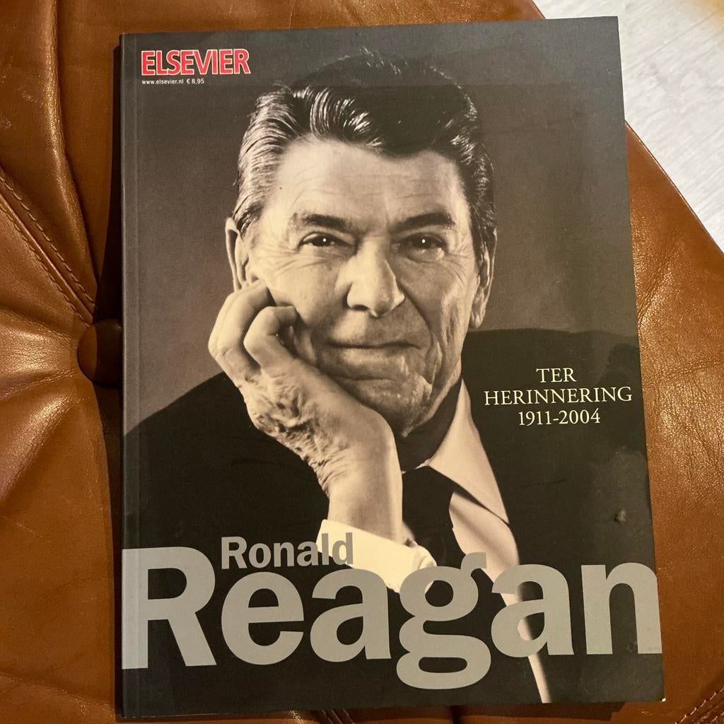 RONALD REAGAN.  TER HERINNERING 1911-2004, Ophalen of Verzenden, Gelezen