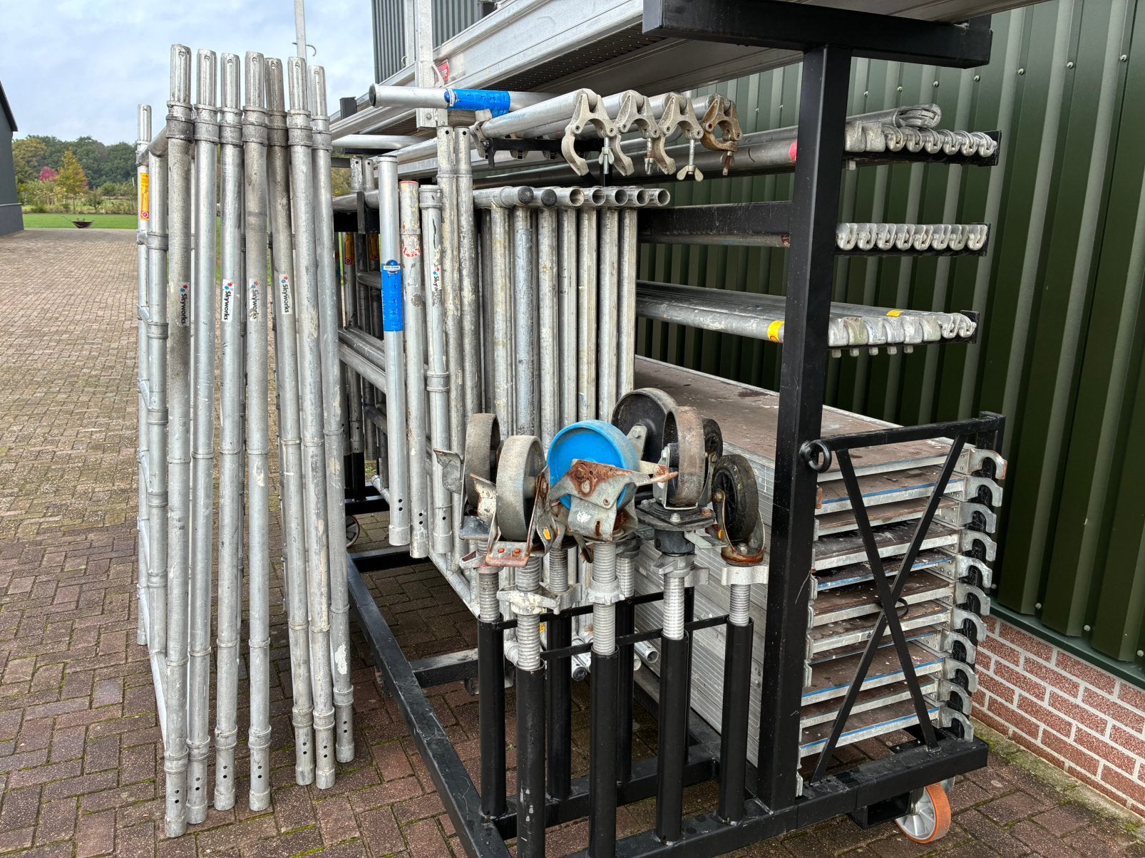 Partij steigermateriaal, Doe-het-zelf en Verbouw, Ophalen, Gebruikt, Rolsteiger of Kamersteiger, 5 meter of hoger