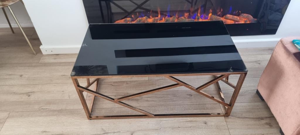 Moderne salontafel met zwart glazen blad en metalen frame, Huis en Inrichting, Tafels | Salontafels, Gebruikt, 50 tot 100 cm, Modern, Industrieel