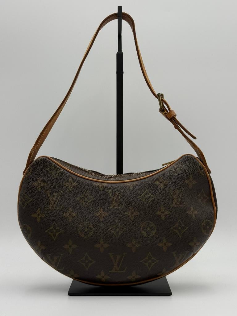 Louis Vuitton Monogram Croissant PM, Sieraden, Tassen en Uiterlijk, Tassen | Damestassen, Gebruikt, Schoudertasje, Bruin, Ophalen of Verzenden