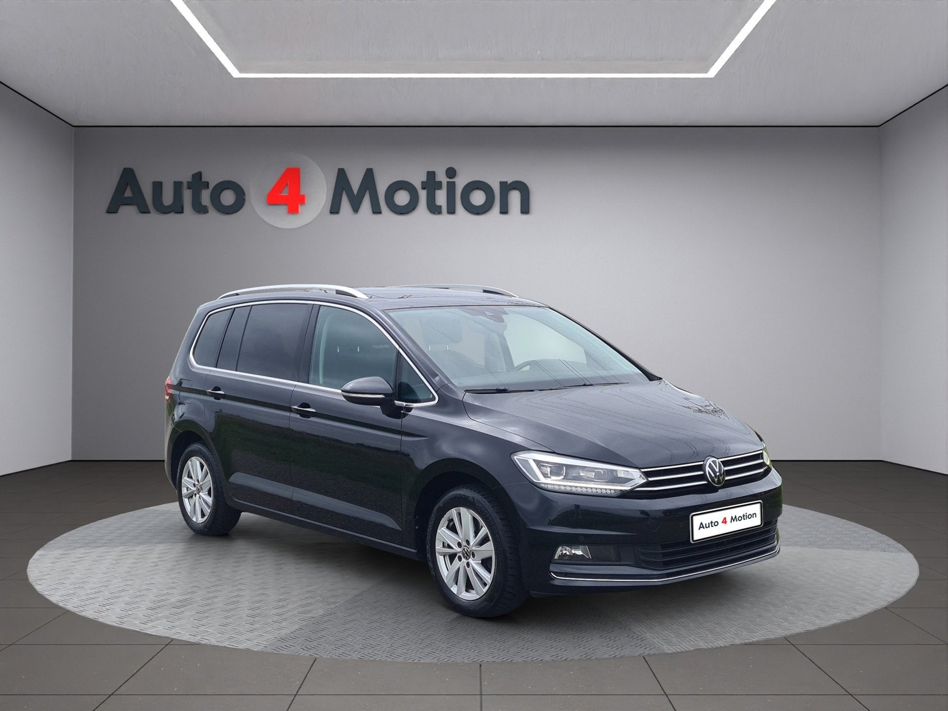 Volkswagen TOURAN 1.5TSI HIGHLINE 7p. MET ECC NAVIG PANO AND, Voorwielaandrijving, Euro 6, 4 cilinders, 150 pk