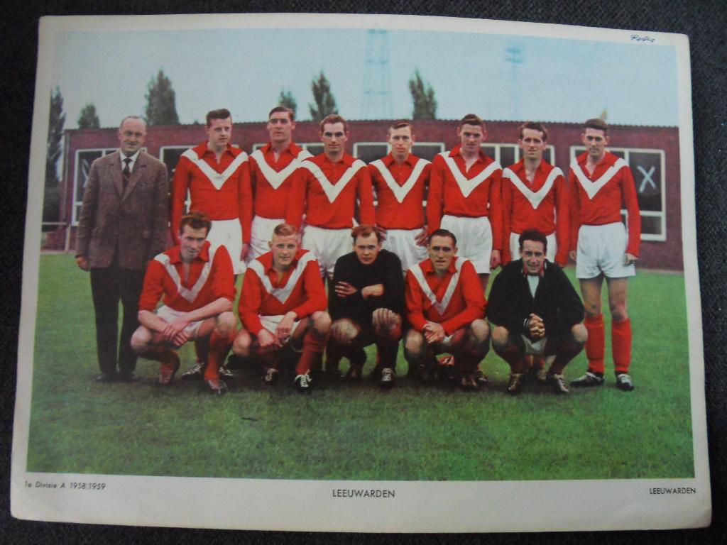 Esso voetbal plaat - Leeuwarden 1958/1959, Verzamelen, Ophalen of Verzenden, Gebruikt, Overige binnenlandse clubs, Poster, Plaatje of Sticker