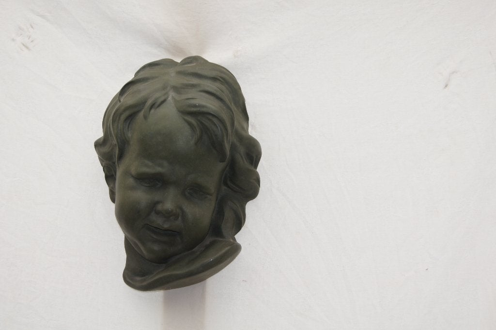 Vintage Buste van Huilend Kind - Klassieke Muurdecoratie, Antiek en Kunst, Overige onderwerpen, Buste, Ophalen of Verzenden, Handgemaakt