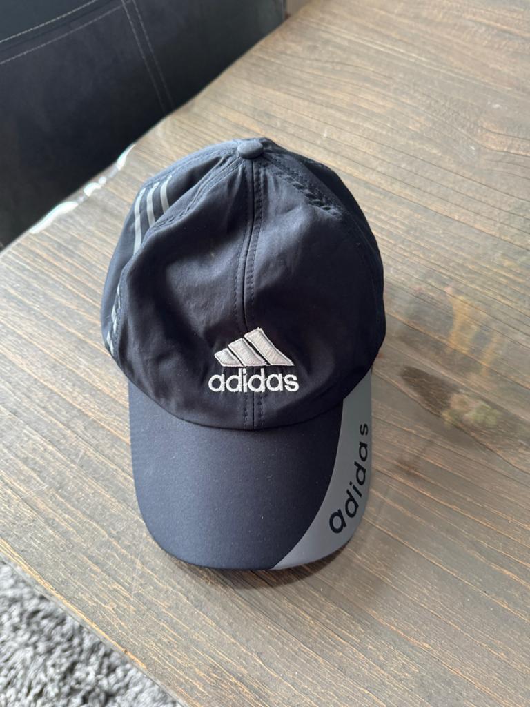 Adidas Baseball Pet - Zwart met logo Nieuw, Ophalen of Verzenden, Nieuw, One size fits all, Pet