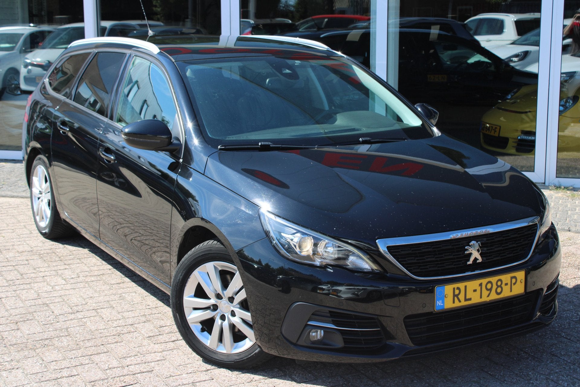 Peugeot 308 SW 1.2 PureTech Blue Lease Executive (bj 2018), Auto's, Voorwielaandrijving, Gebruikt, 1199 cc, 1165 kg
