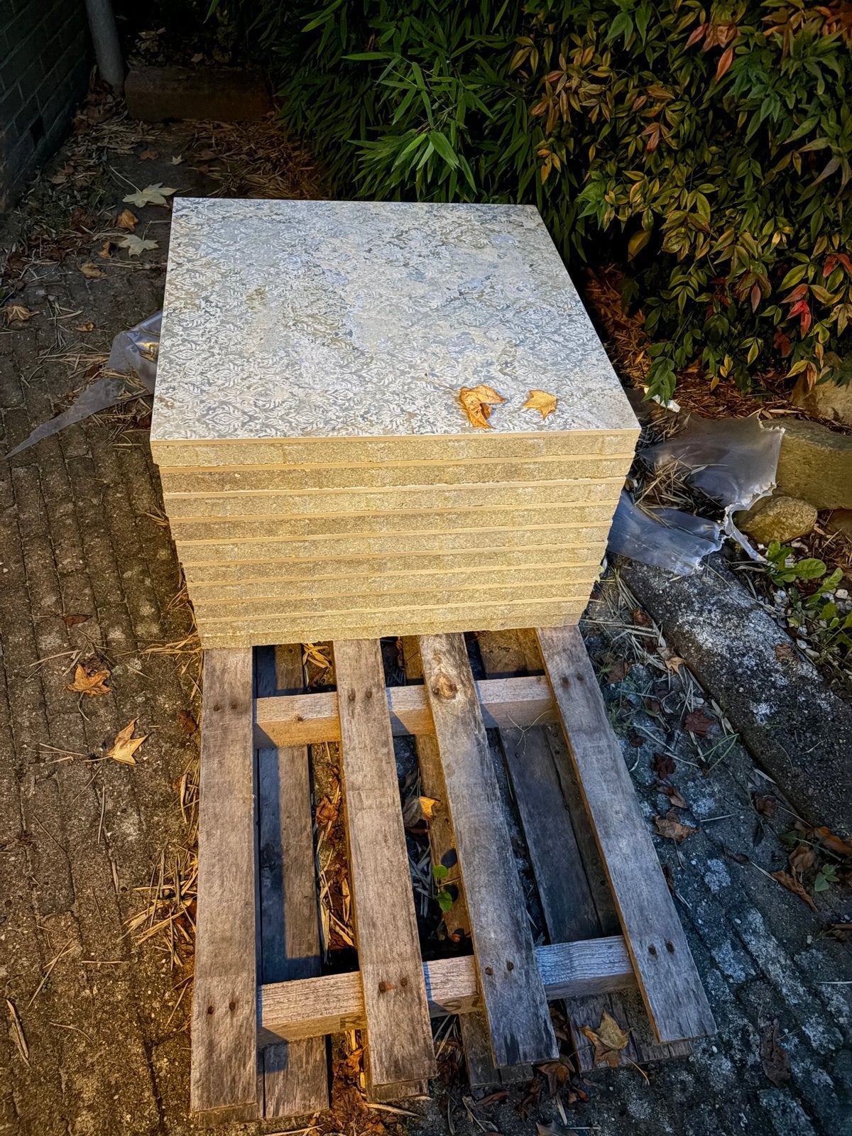 Tien gratis nieuwe tegels Redsun Cerasun Catania Decor Beige, Tuin en Terras, Ophalen, Nieuw, Kunststof, Overige typen