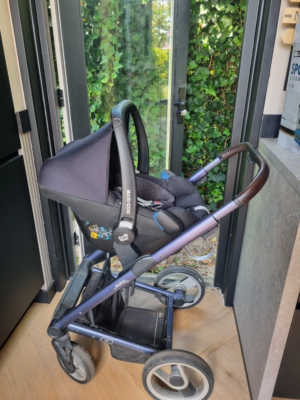 Kinderwagen 3 delen mutsy igo met maxi cosi en easyfix, Ophalen, Gebruikt, Voetenzak