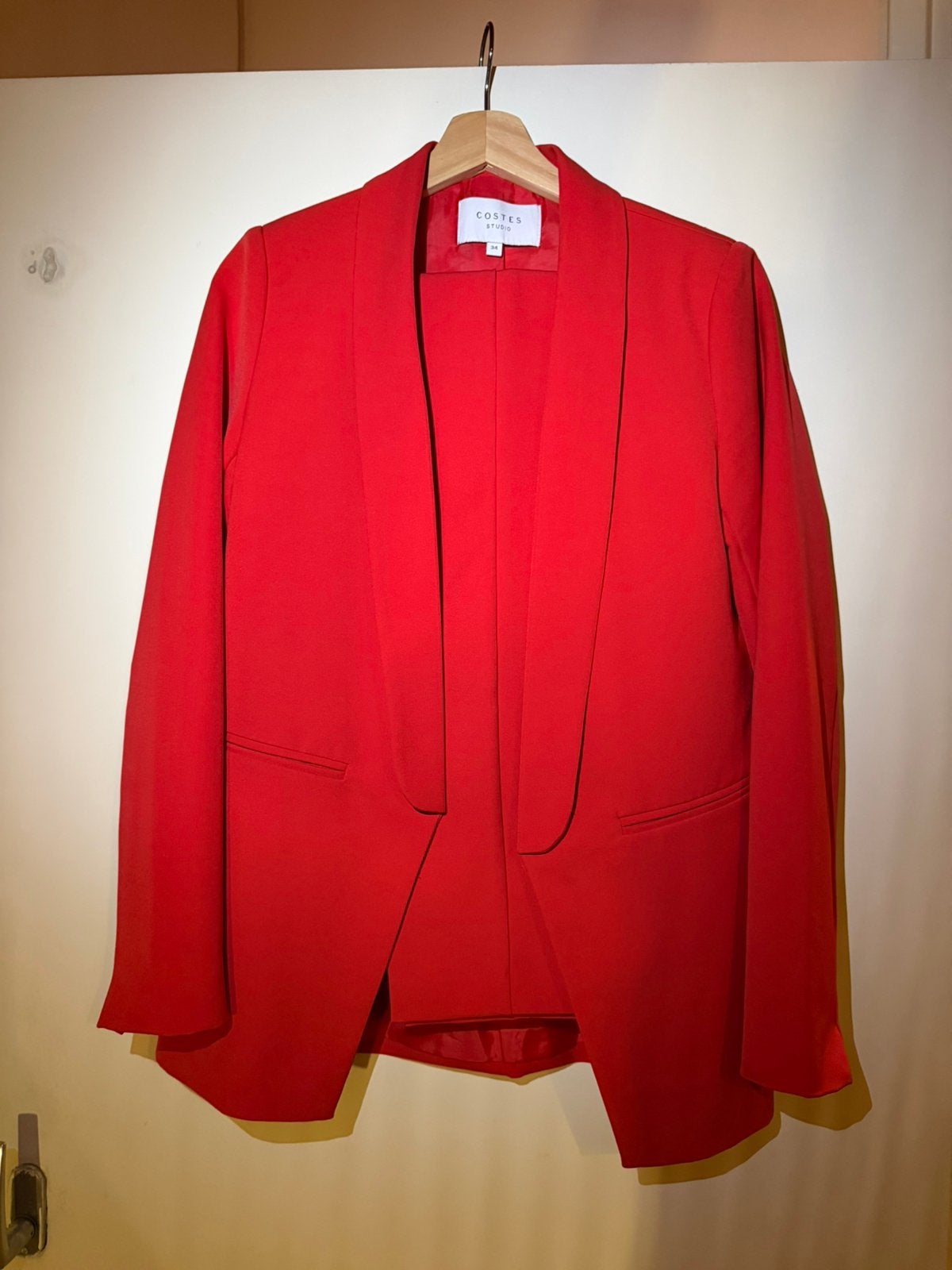 Costes rode blazer met broek, Kleding | Dames, Ophalen of Verzenden, Zo goed als nieuw, Maat 34 (XS) of kleiner, Rood