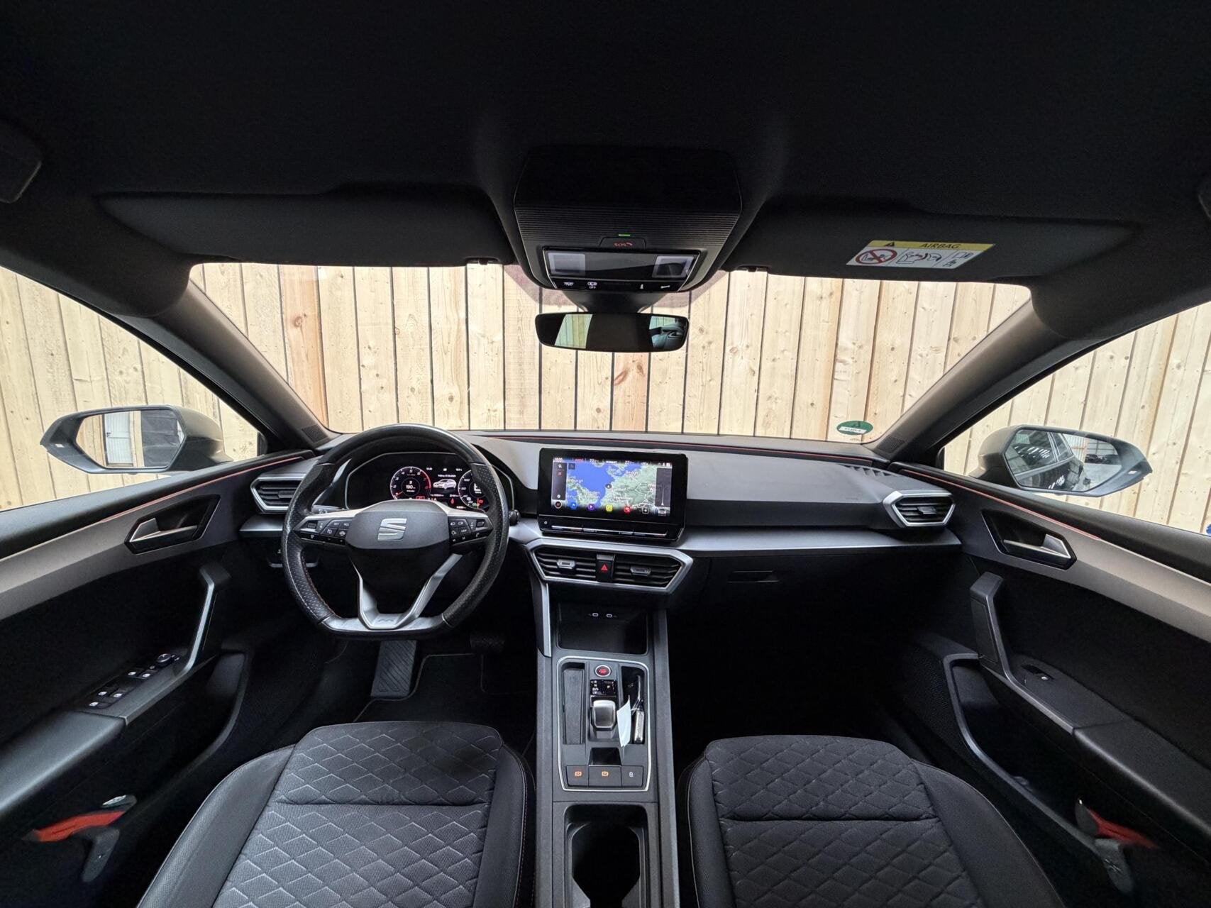 Seat Leon Sportstourer 1.0 eTSI FR Business Intense Automaat, Auto's, 1304 kg, Gebruikt, Euro 6, 700 kg