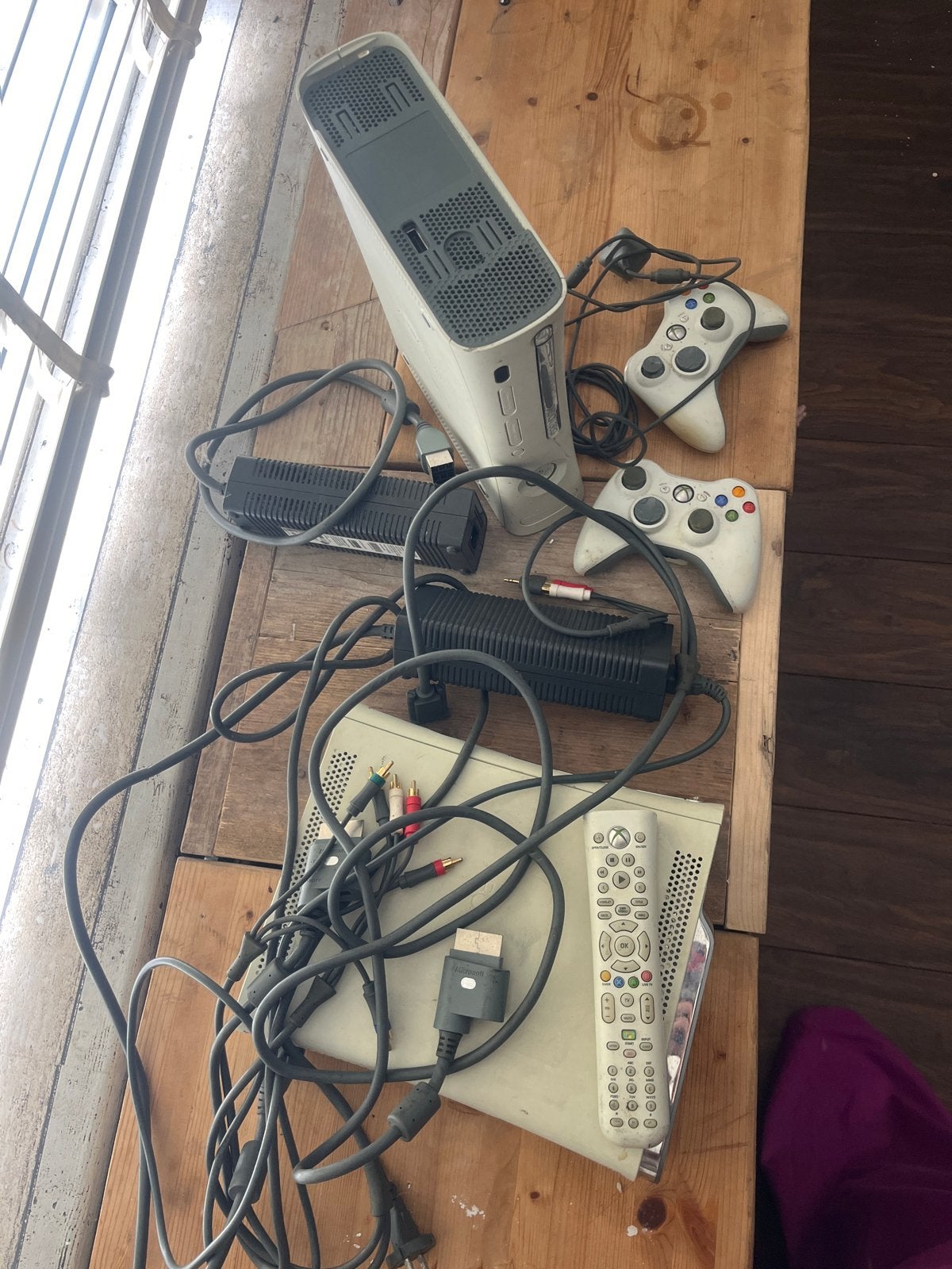 Xbox 360 Console met controllers en accessoires, 2 spelers, Ophalen of Verzenden, Gebruikt, Vanaf 3 jaar