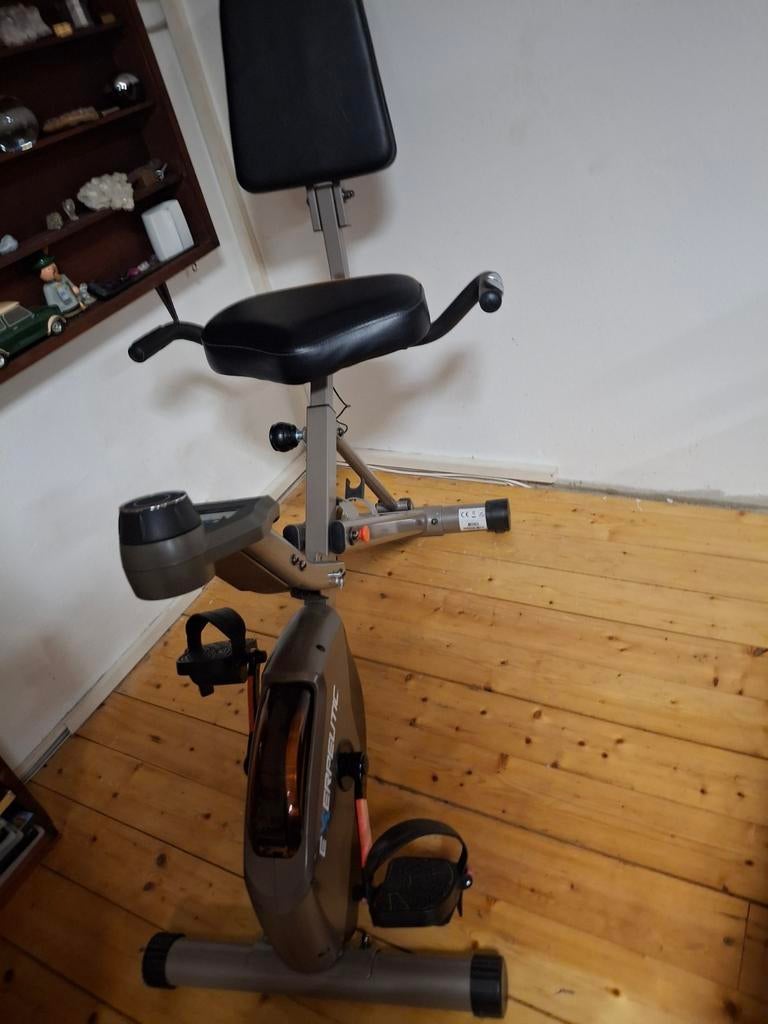 Exerpeutic Hometrainer - Comfortabel en Compact, Ophalen, Gebruikt, Metaal, Benen