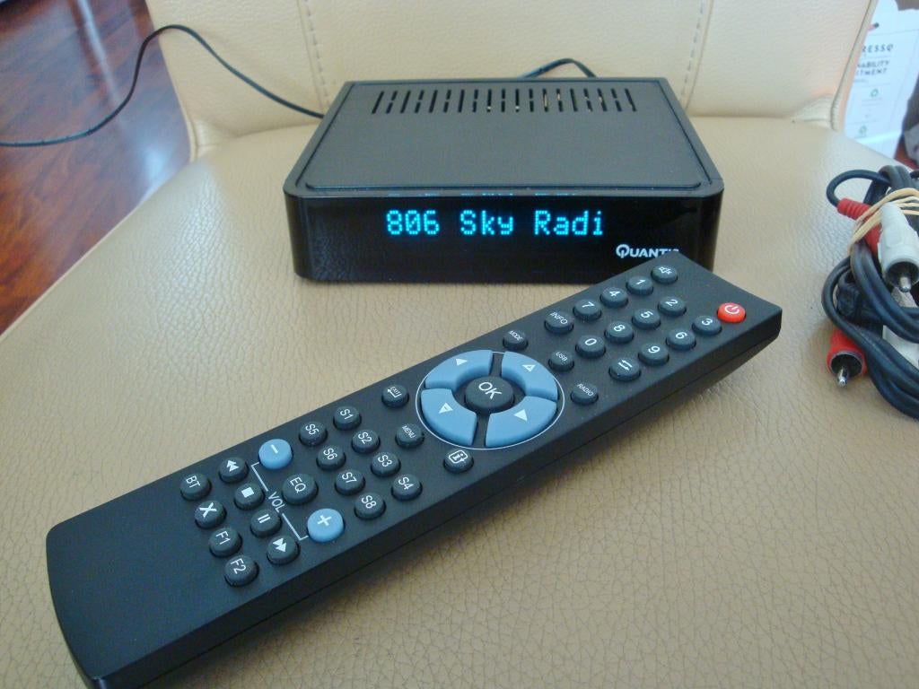 Quantis QE317 digitale radiotuner kabelaansluiting Ziggo, Ophalen of Verzenden, Zo goed als nieuw