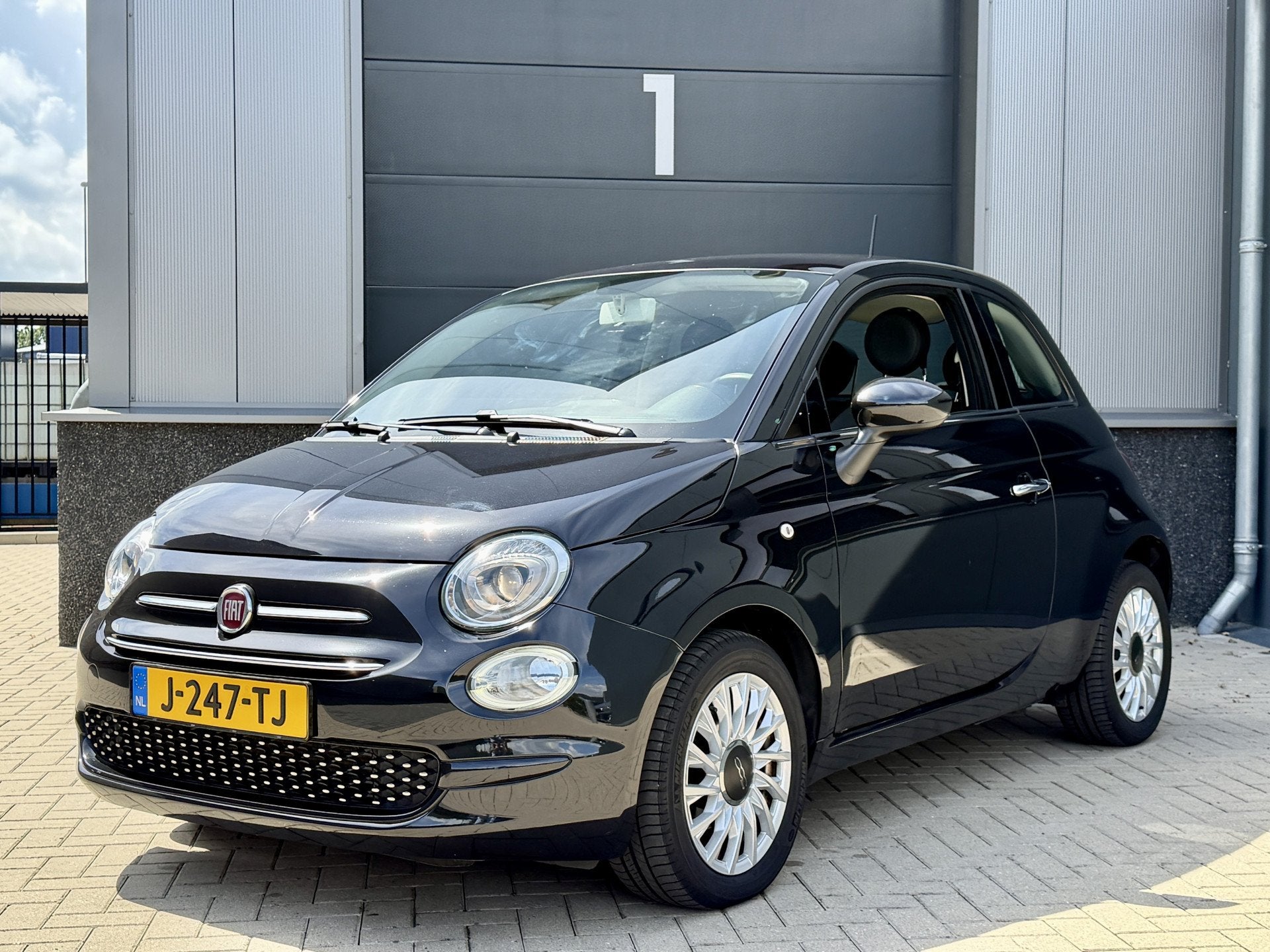 Fiat 500 1.2 Young Facelift *Panoramadak* Leder / ECC Clima, Voorwielaandrijving, Gebruikt, 4 cilinders, 4 stoelen